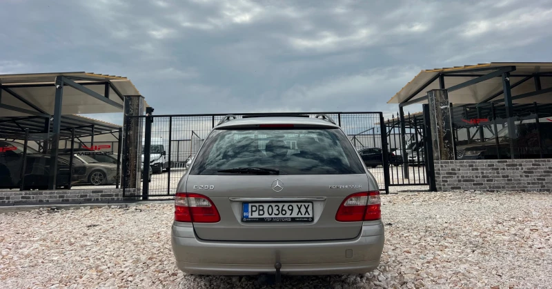 Mercedes-Benz E 200 KOMPRESSOR/NAVI/AVTOMAT/UNIKAT, снимка 8 - Автомобили и джипове - 47318846