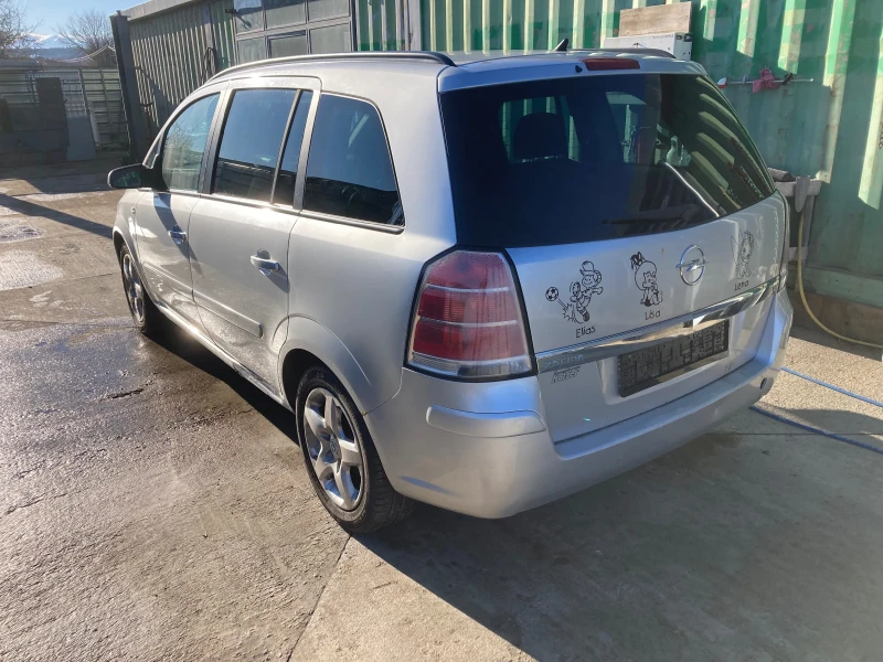 Opel Zafira 1.8 klima, снимка 8 - Автомобили и джипове - 48432870