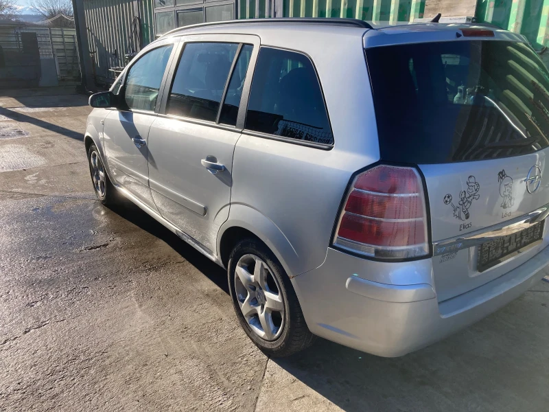 Opel Zafira 1.8 klima, снимка 5 - Автомобили и джипове - 48432870