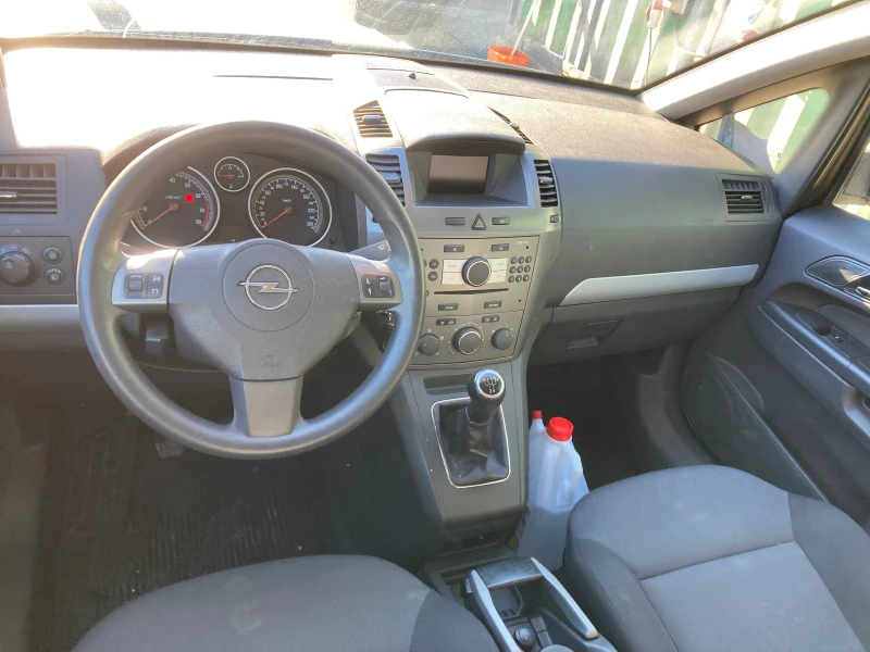 Opel Zafira 1.8 klima, снимка 12 - Автомобили и джипове - 48432870