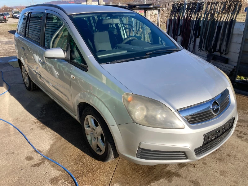 Opel Zafira 1.8 klima, снимка 14 - Автомобили и джипове - 48432870