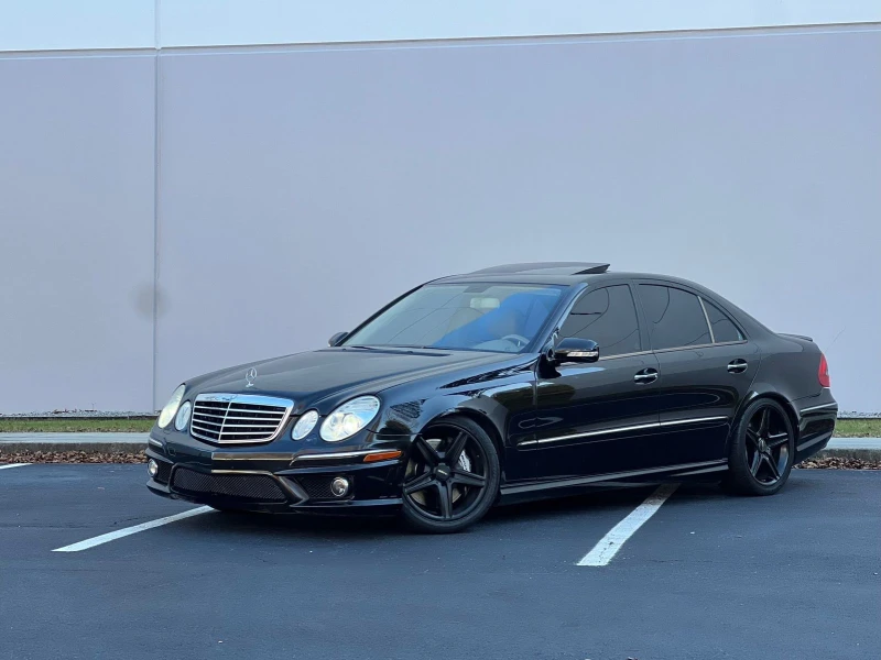 Mercedes-Benz E 63 AMG, снимка 1 - Автомобили и джипове - 48662275