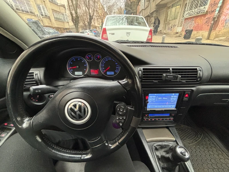 VW Passat 1.8T, снимка 4 - Автомобили и джипове - 48762403