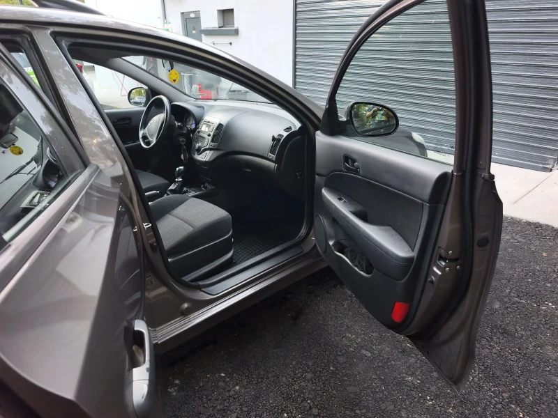 Hyundai I30 SW, снимка 11 - Автомобили и джипове - 51738516