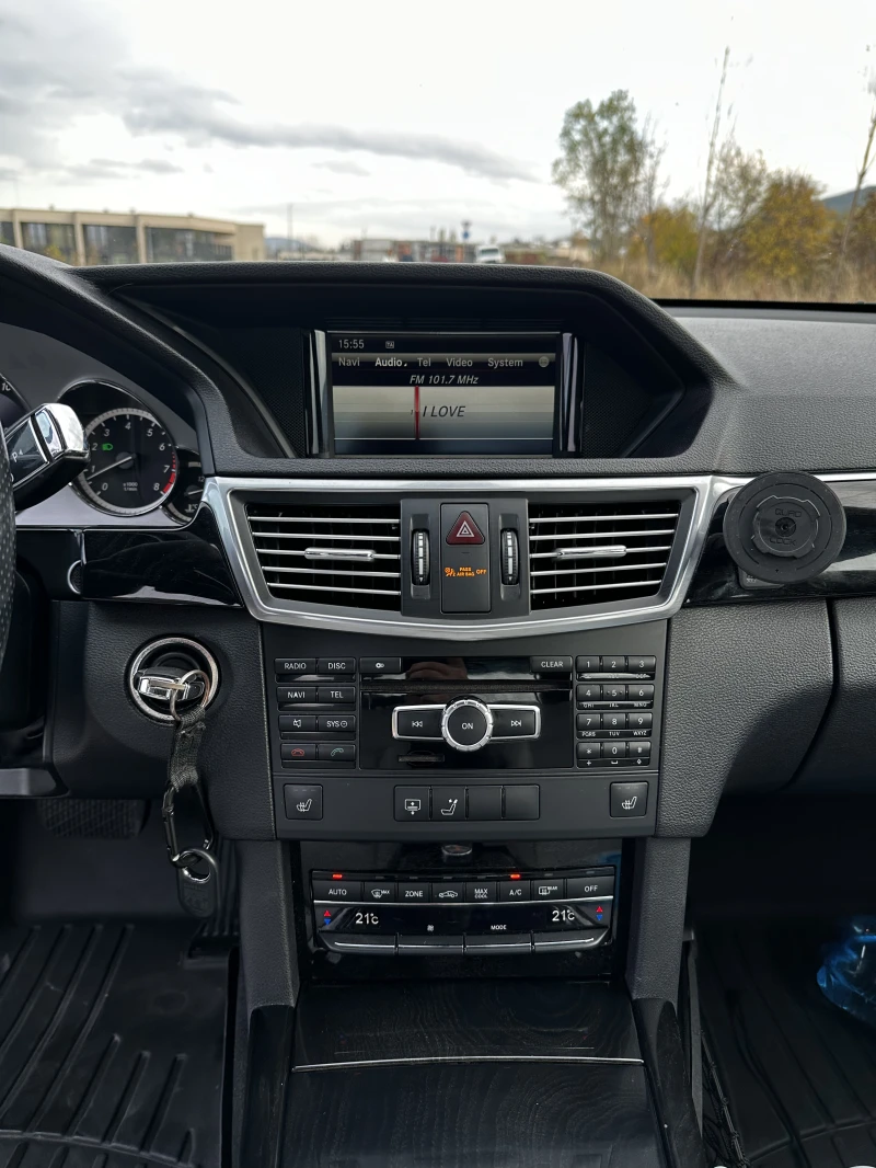 Mercedes-Benz E 350 7G - 4Matic, снимка 12 - Автомобили и джипове - 52366323