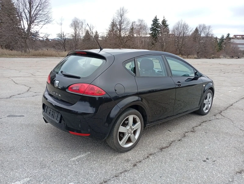 Seat Leon 2.0 FSI, снимка 5 - Автомобили и джипове - 52365586