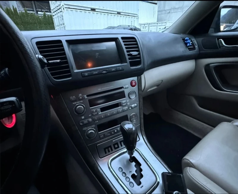 Subaru Outback 3.0 H6, снимка 11 - Автомобили и джипове - 52707781