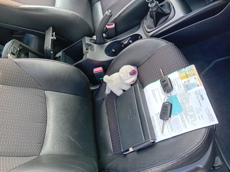 Hyundai I30 1.6i EXCLUSIVE , снимка 15 - Автомобили и джипове - 52839935