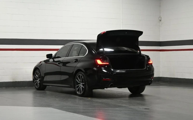 BMW 330 xDrive* АвтоКредит* (ЦЕНА ДО БГ), снимка 8 - Автомобили и джипове - 53146279