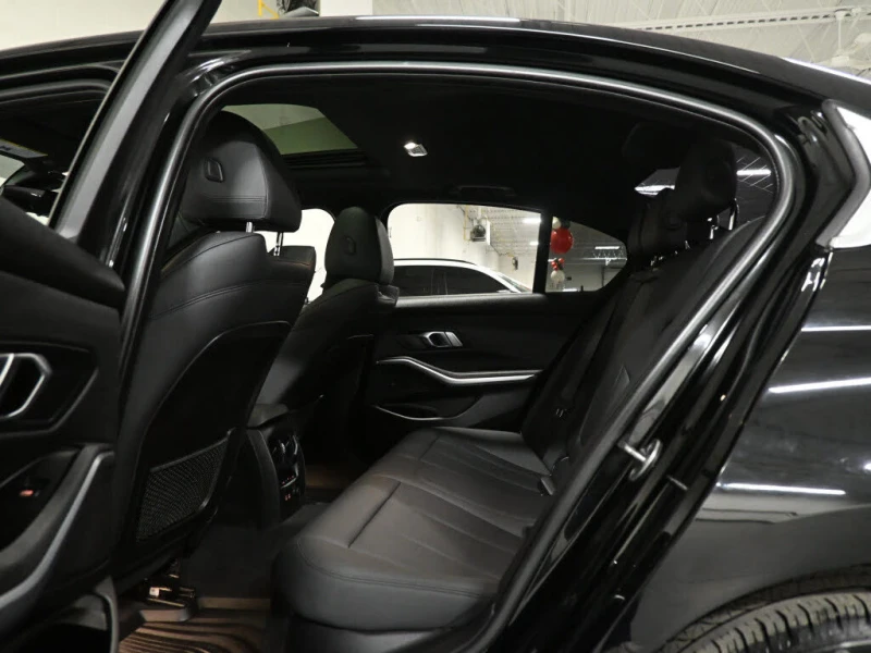 BMW 330 xDrive* АвтоКредит* (ЦЕНА ДО БГ), снимка 17 - Автомобили и джипове - 53146279