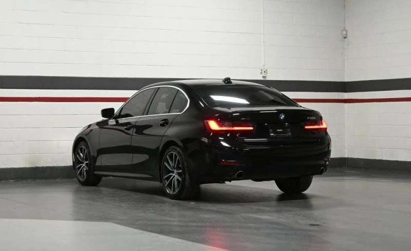 BMW 330 xDrive* АвтоКредит* (ЦЕНА ДО БГ), снимка 6 - Автомобили и джипове - 53146279