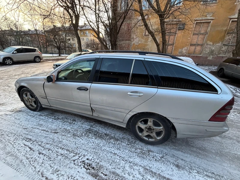 Mercedes-Benz C 220, снимка 3 - Автомобили и джипове - 53150503