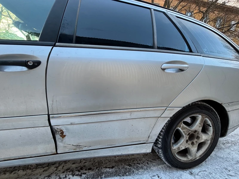 Mercedes-Benz C 220, снимка 9 - Автомобили и джипове - 53150503