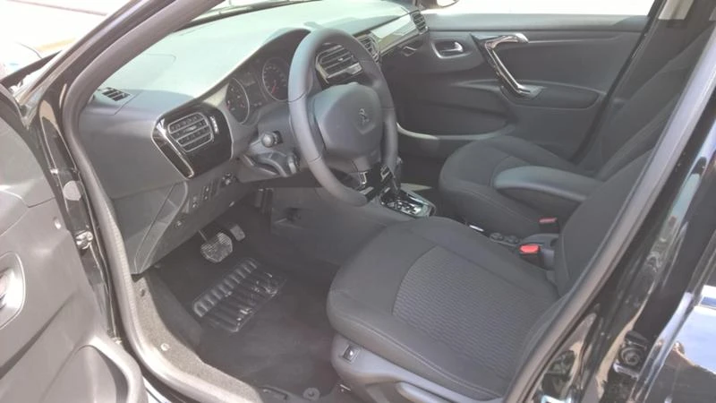 Peugeot 301 Allure 1.6, снимка 7 - Автомобили и джипове - 52521717