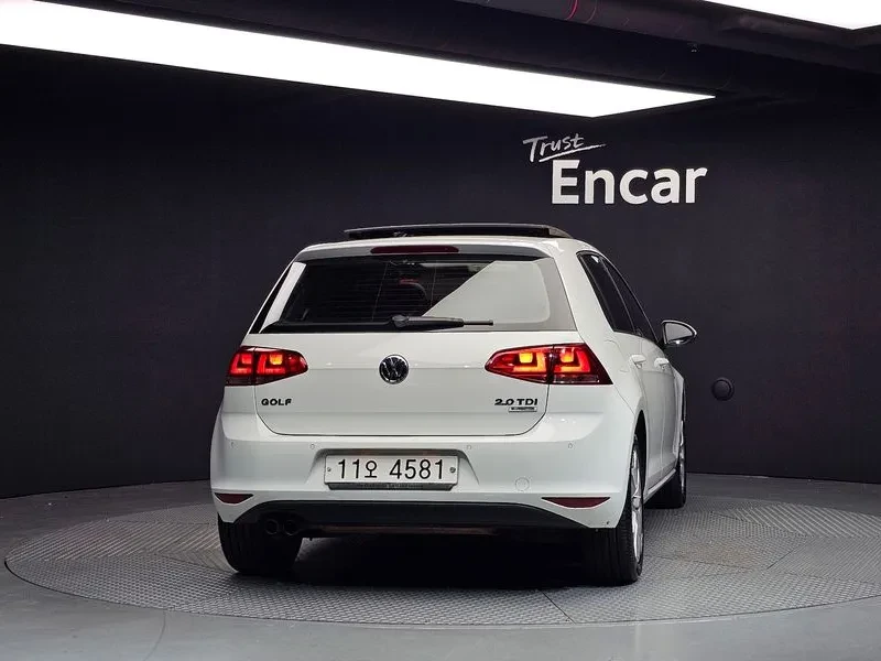 VW Golf 2.0 TDI, снимка 4 - Автомобили и джипове - 54300694