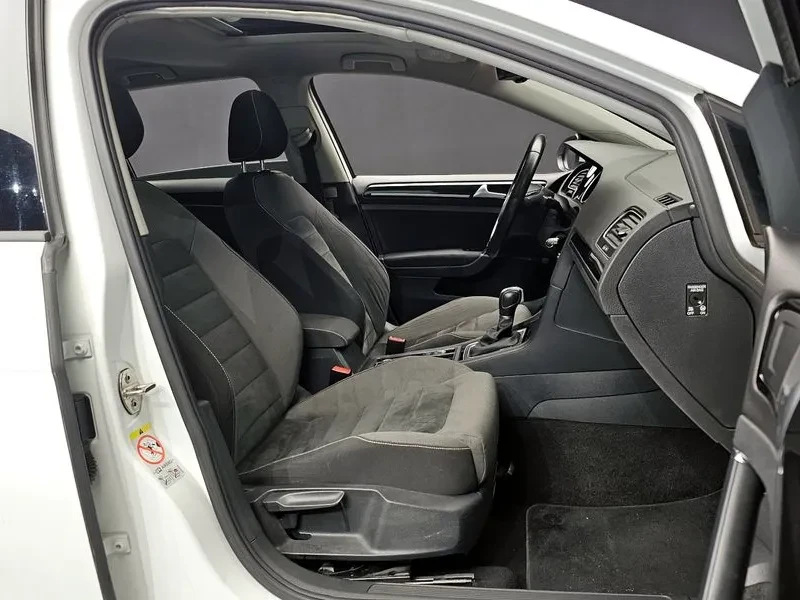 VW Golf 2.0 TDI, снимка 10 - Автомобили и джипове - 54300694
