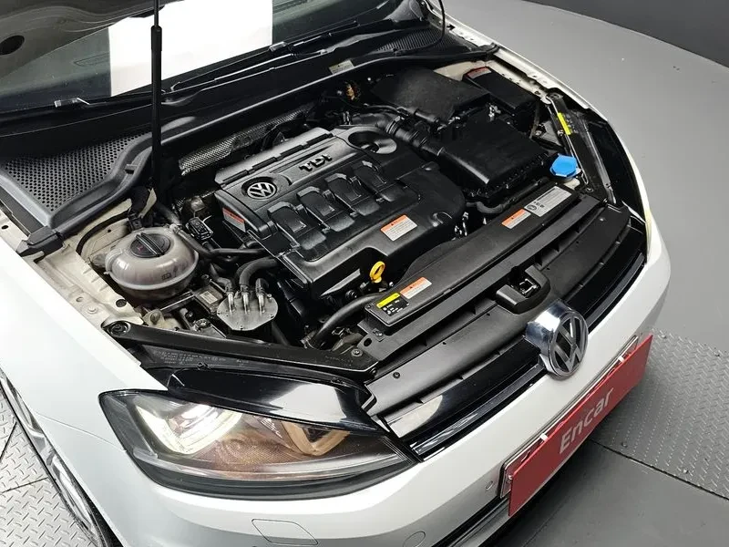 VW Golf 2.0 TDI, снимка 6 - Автомобили и джипове - 54300694