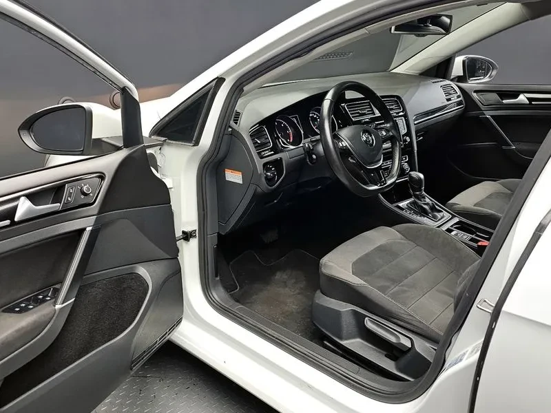 VW Golf 2.0 TDI, снимка 11 - Автомобили и джипове - 54300694