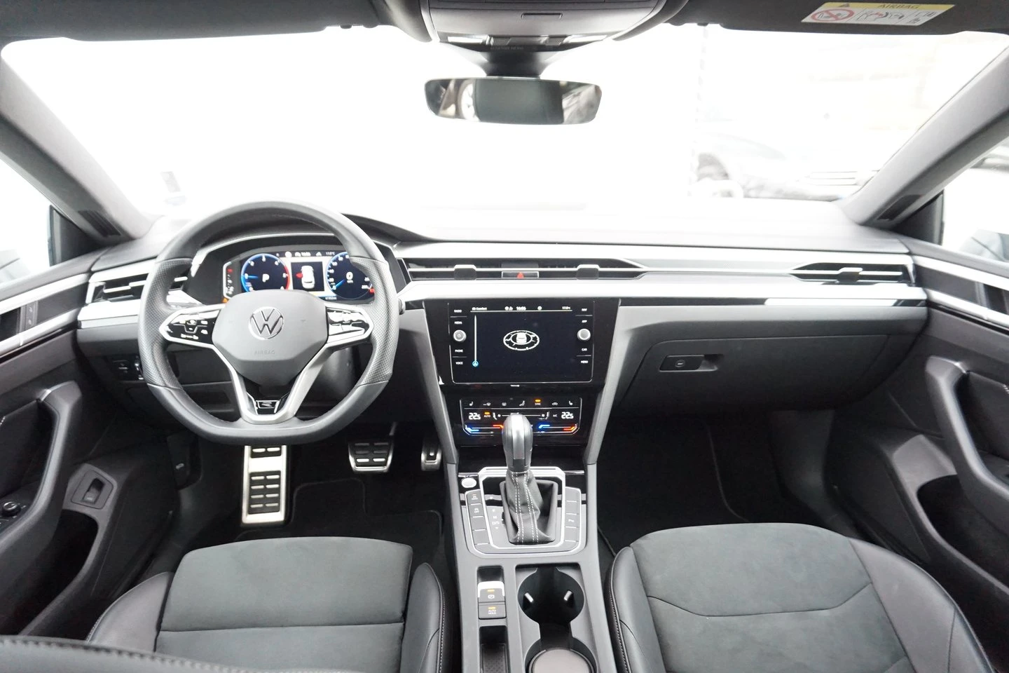 VW Arteon R-Line 2.0 TDI SCR 4MOT DSG - изображение 4