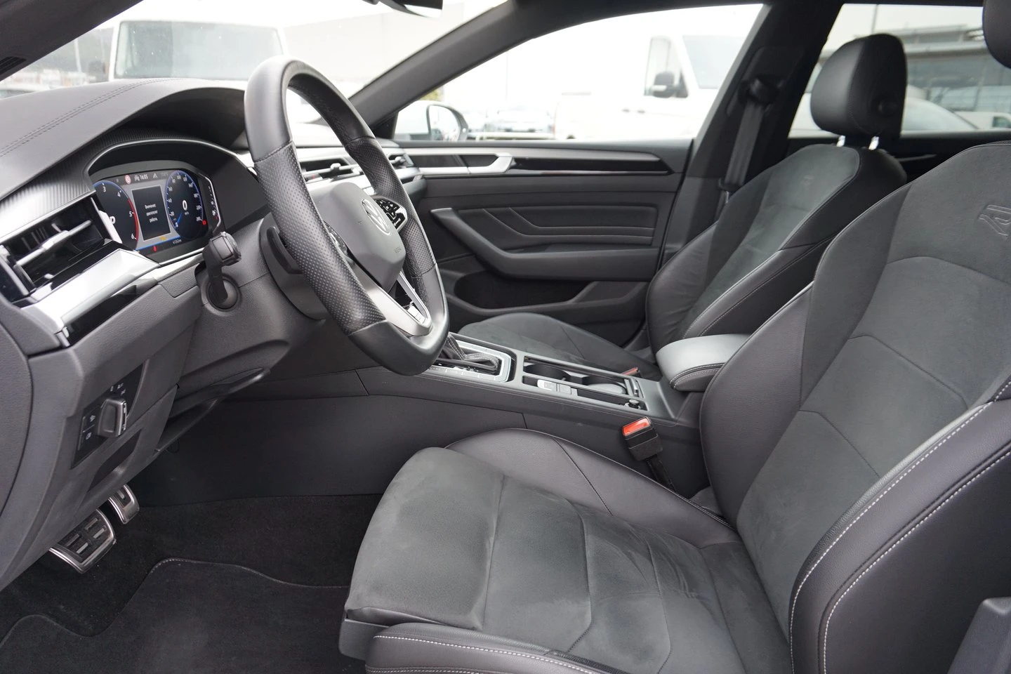 VW Arteon R-Line 2.0 TDI SCR 4MOT DSG - изображение 5