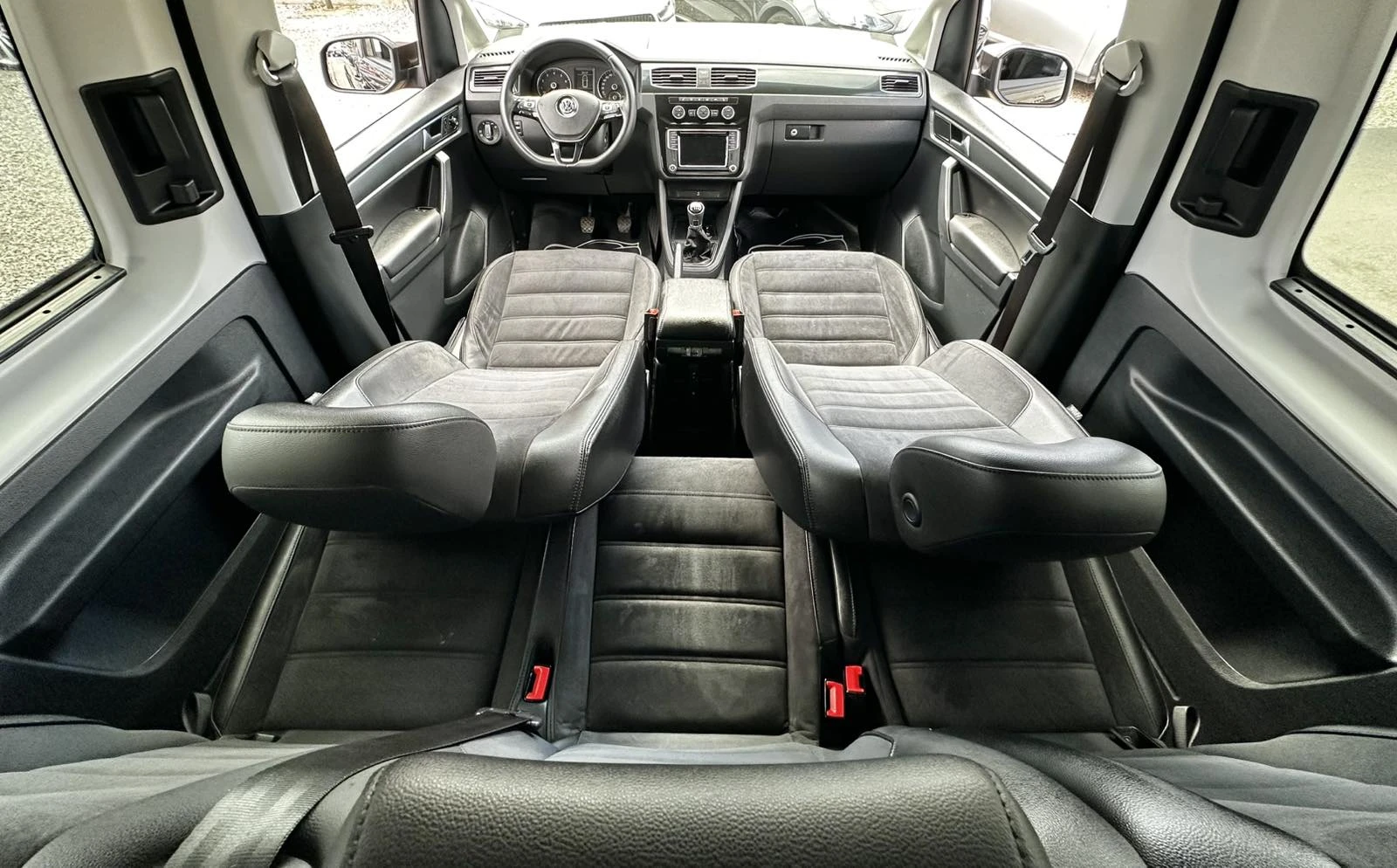 VW Caddy 1.4TGI 110HP MAXI 6+ 1 HIGHLINE BiFUEL EU6B - изображение 10