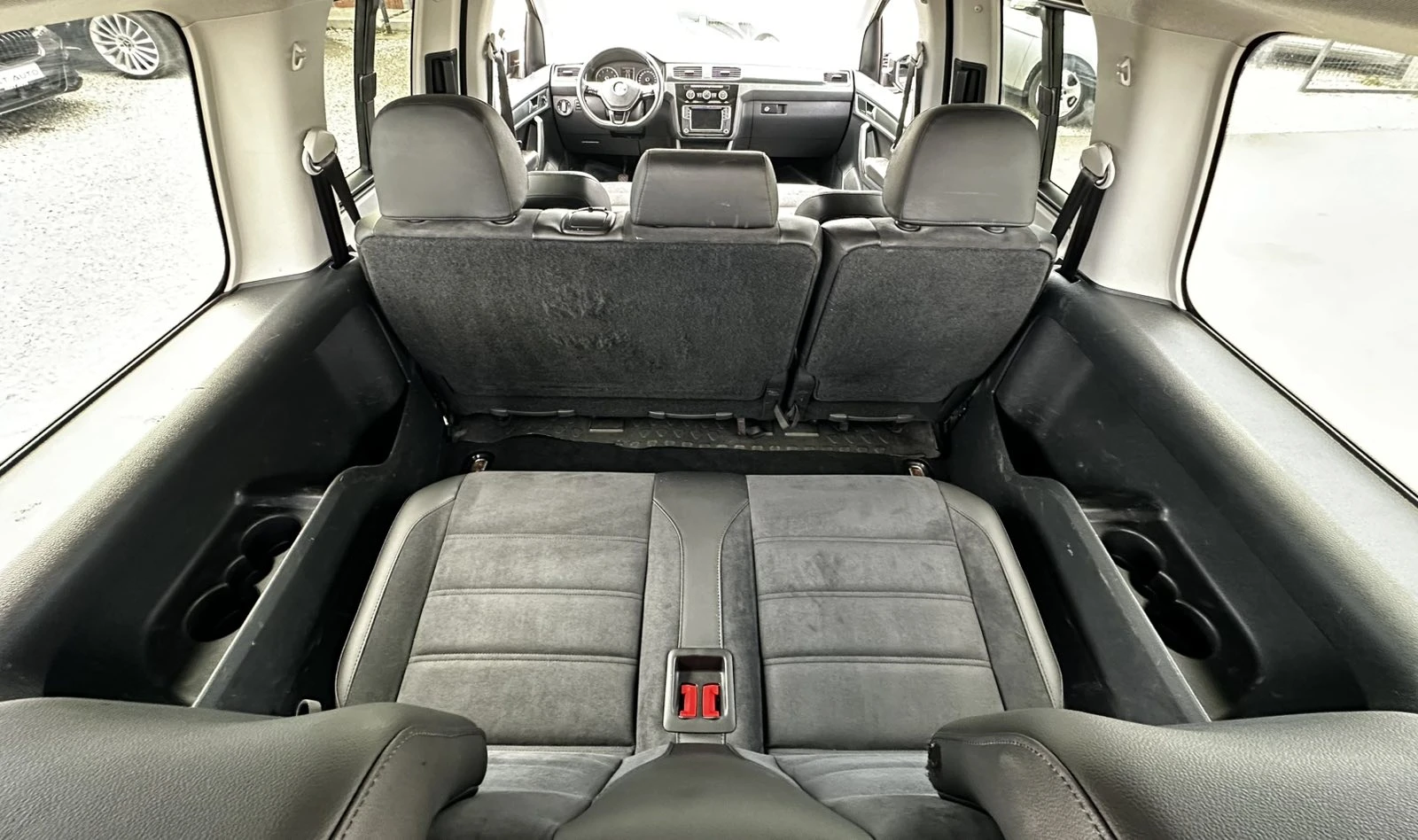 VW Caddy 1.4TGI 110HP MAXI 6+ 1 HIGHLINE BiFUEL EU6B - изображение 9