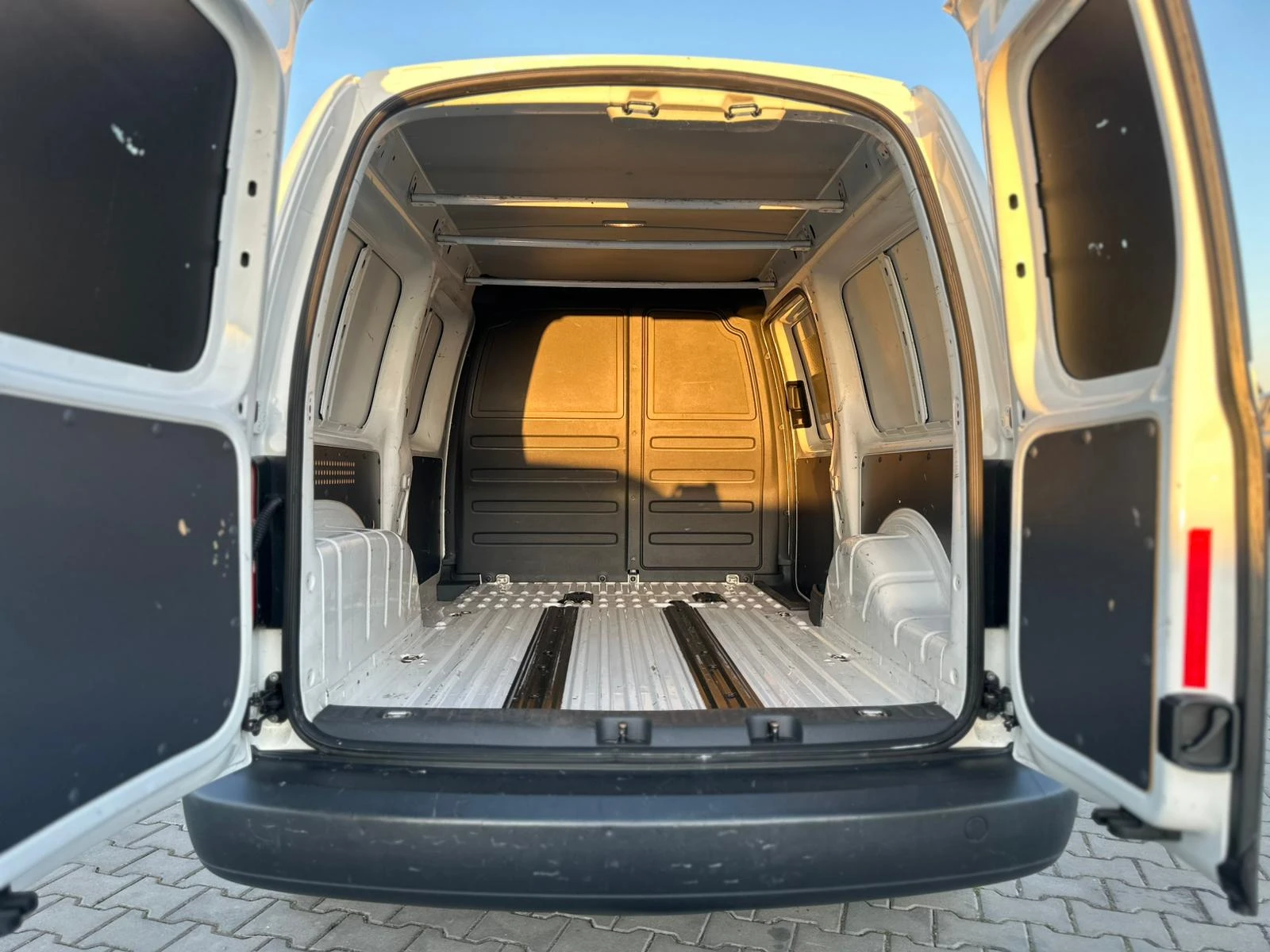 VW Caddy / 2.0I / METAN / MAXI /, снимка 9 - Автомобили и джипове - 53828743