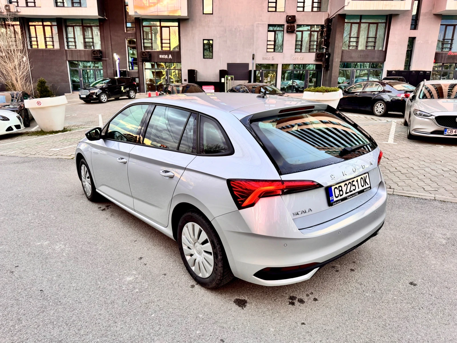 Skoda Scala 1.5 TSI | Гаранционна, снимка 4 - Автомобили и джипове - 54102031