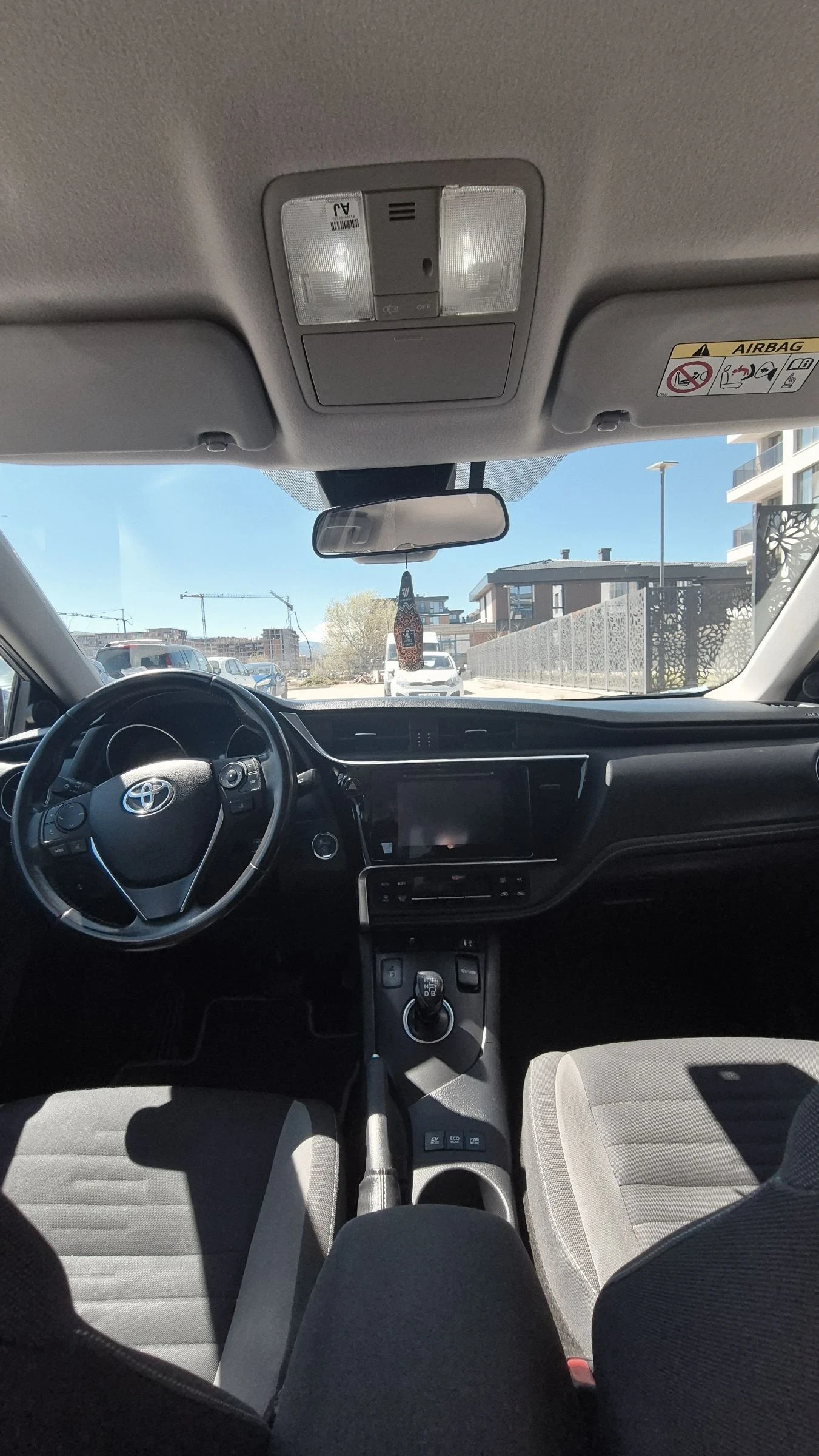 Toyota Auris, снимка 7 - Автомобили и джипове - 54110243