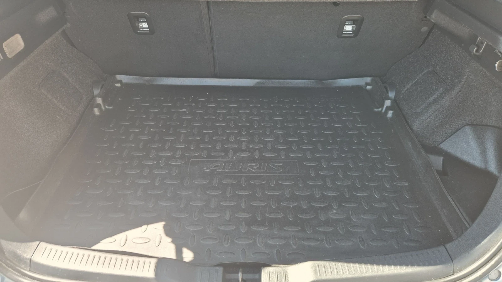 Toyota Auris, снимка 13 - Автомобили и джипове - 54110243