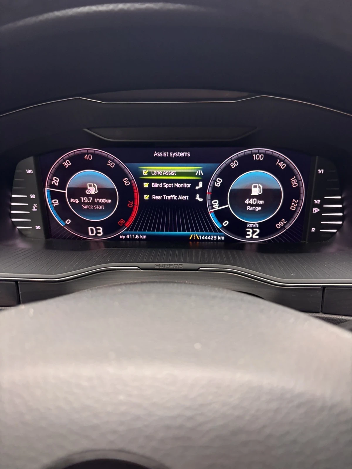 Skoda Superb, снимка 3 - Автомобили и джипове - 54229364