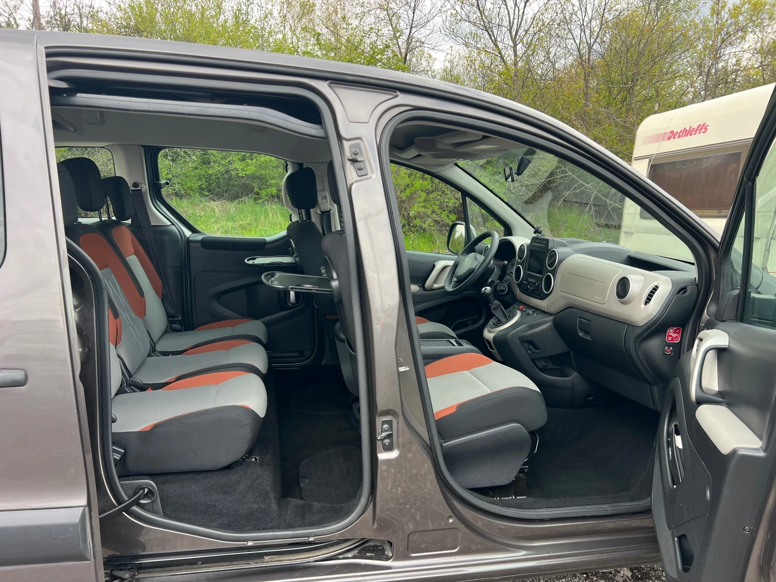 Peugeot Partner 1.6 BlueHdi//Tepee//Euro6 , снимка 15 - Автомобили и джипове - 54296412