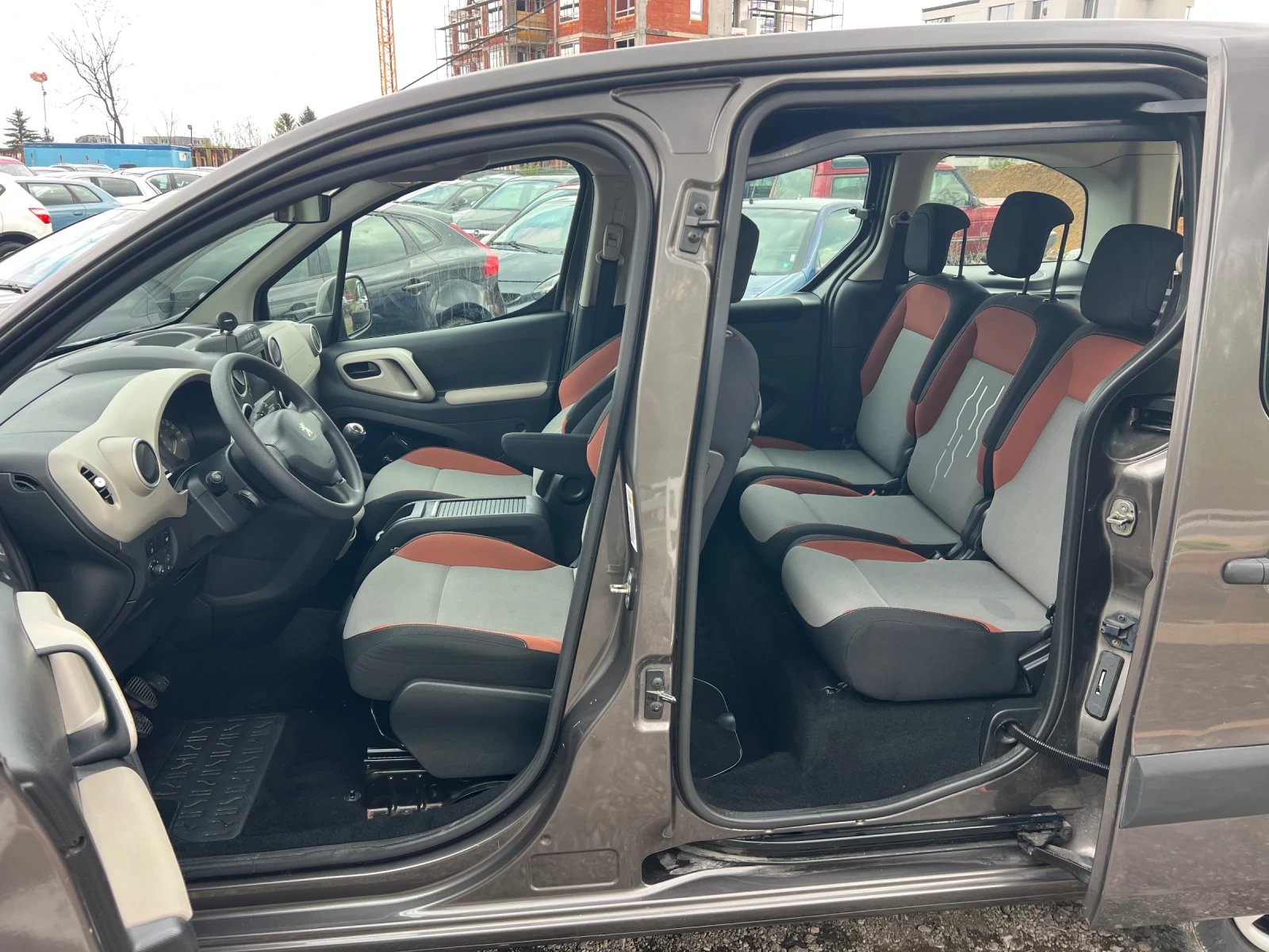 Peugeot Partner 1.6 BlueHdi//Tepee//Euro6 , снимка 14 - Автомобили и джипове - 54296412