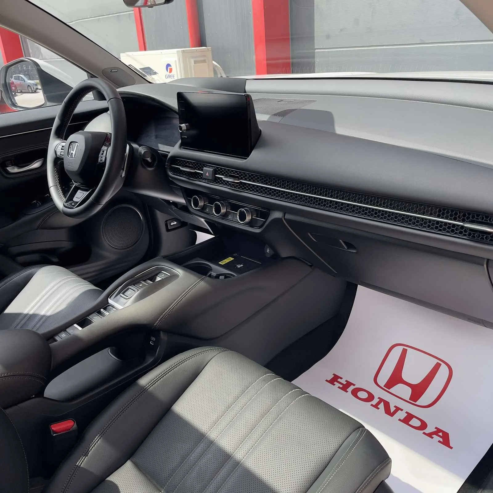 Honda ZR-V 2.0 i-MMD Hybrid Advance, снимка 16 - Автомобили и джипове - 54551443