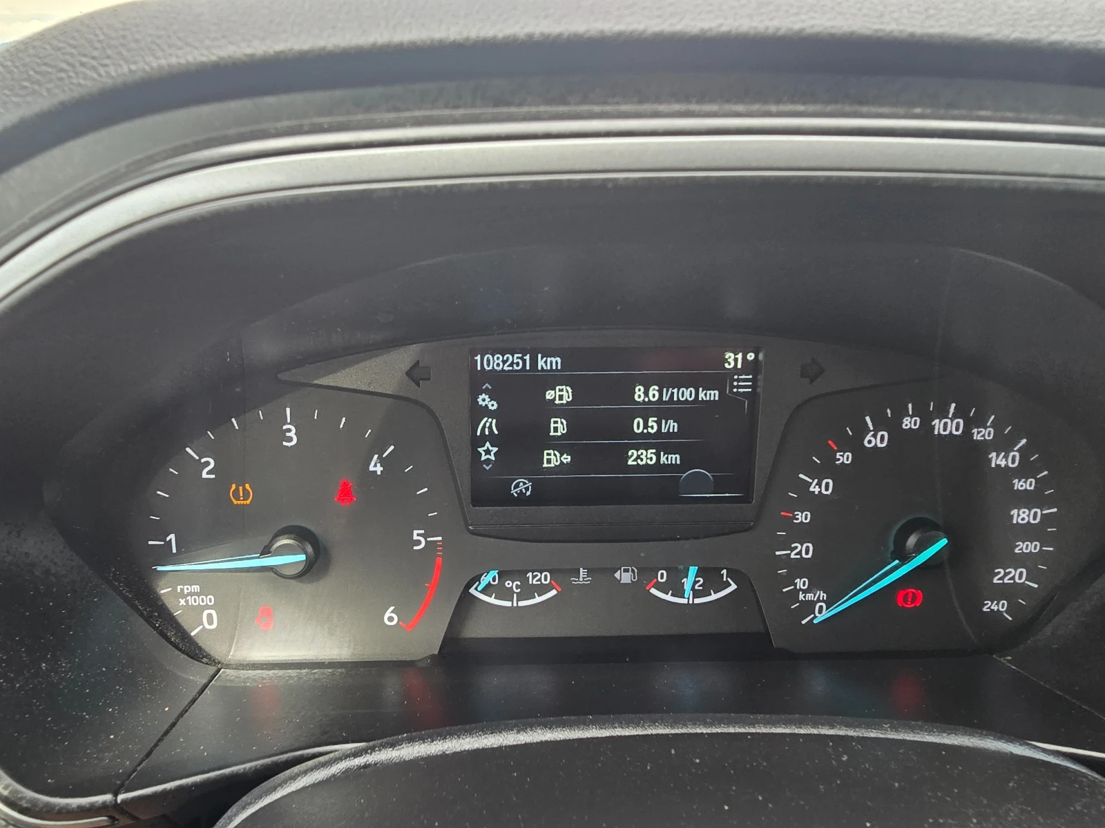 Ford Focus 1.5TDCI-95k.c-EURO6, снимка 14 - Автомобили и джипове - 55207480