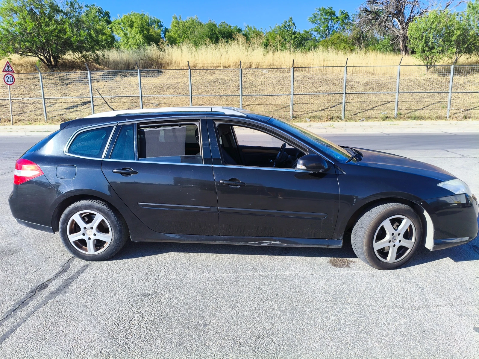 Renault Laguna 3, снимка 2 - Автомобили и джипове - 55508909