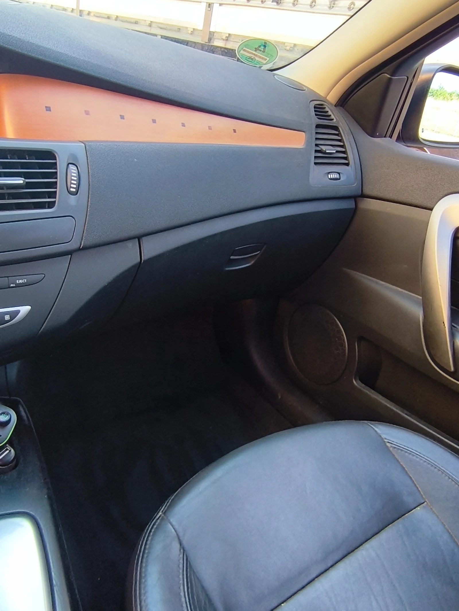 Renault Laguna 3, снимка 9 - Автомобили и джипове - 55508909