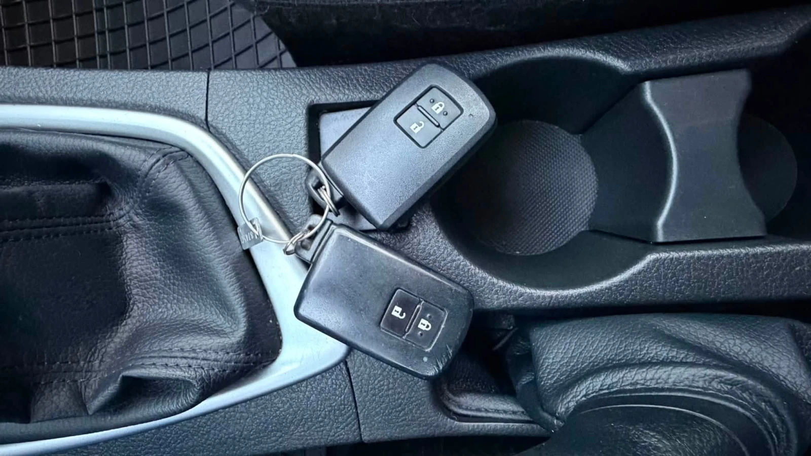 Toyota Auris 1.6 БЕНЗИН  EURO5, снимка 12 - Автомобили и джипове - 55546439
