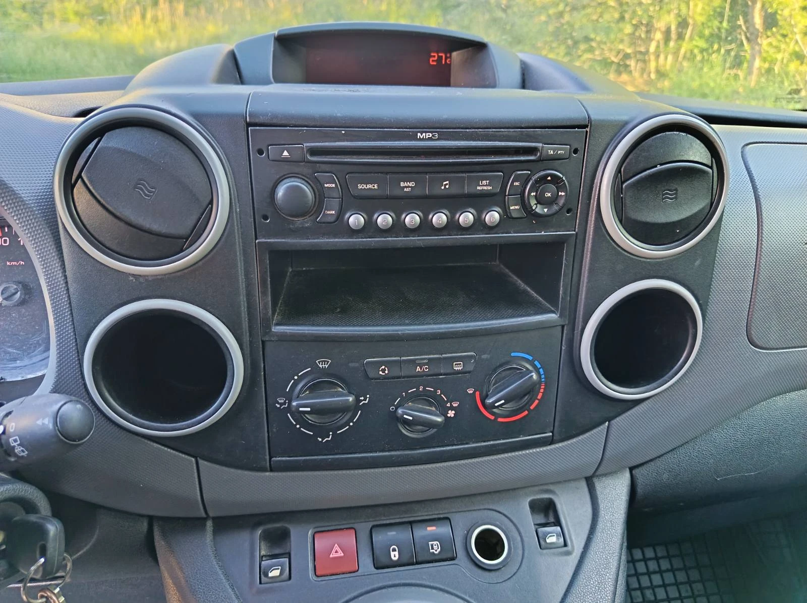 Citroen Berlingo 1.6HDI 90hp Clima-TOP, снимка 3 - Автомобили и джипове - 55894751