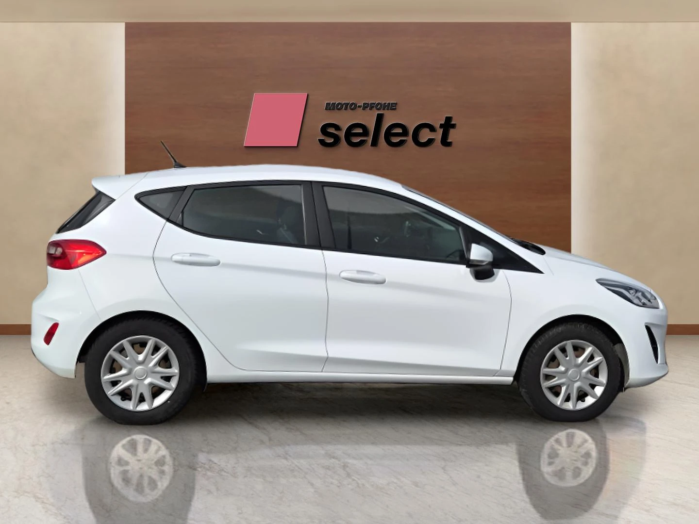 Ford Fiesta 1.1, снимка 4 - Автомобили и джипове - 56301156