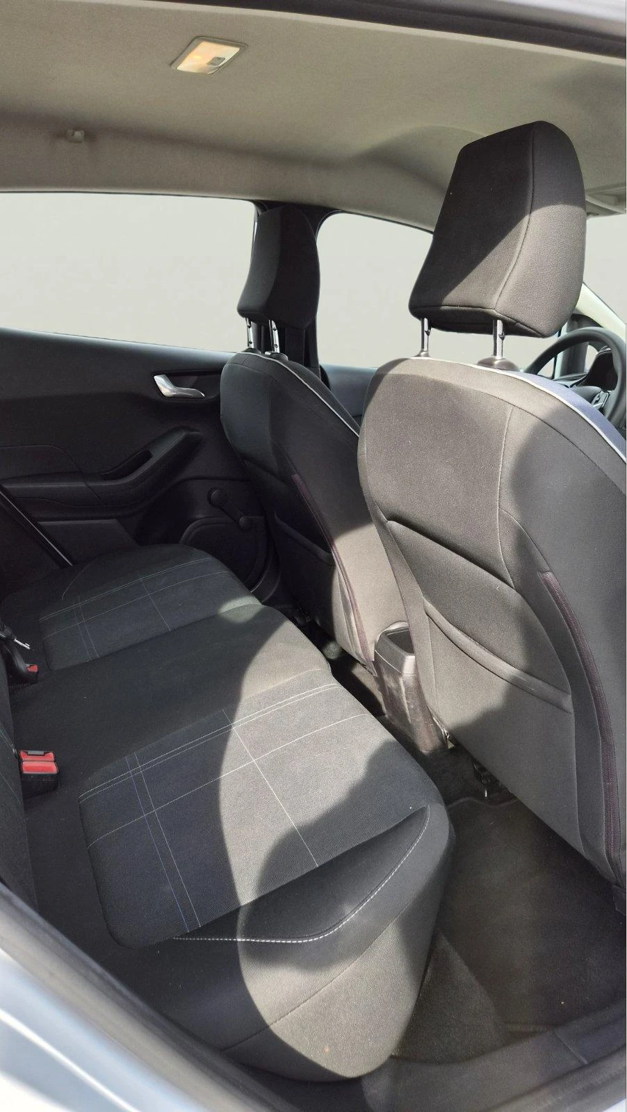 Ford Fiesta 1.1, снимка 9 - Автомобили и джипове - 56301156