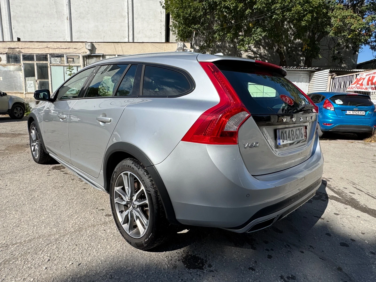 Volvo V60 Cross Country, снимка 6 - Автомобили и джипове - 56308224