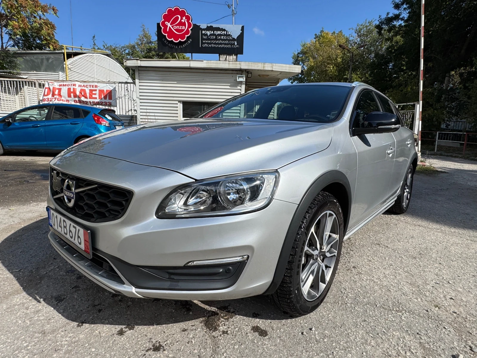 Volvo V60 Cross Country, снимка 3 - Автомобили и джипове - 56308224