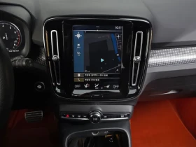 Volvo XC40 T4 R-Design, снимка 13