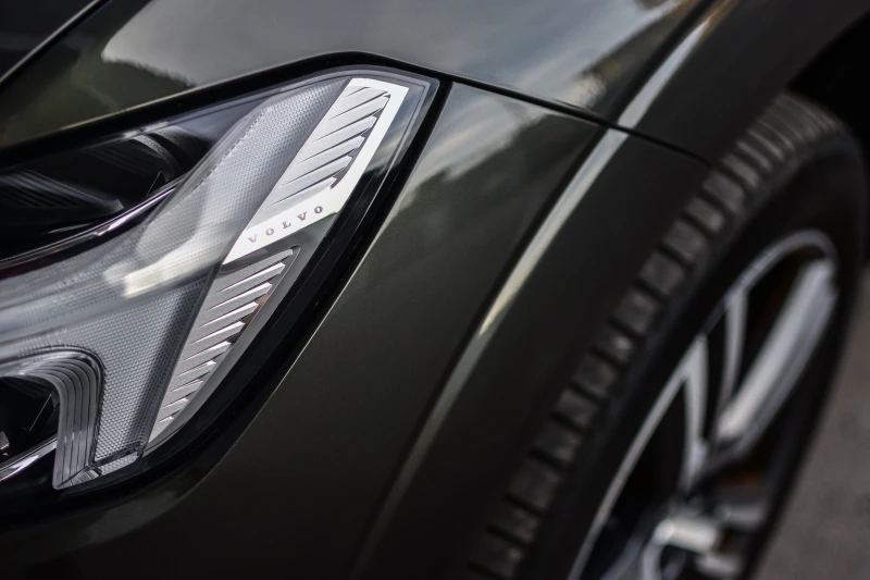 Volvo XC60 D4 INSCRIPTION| POLESTAR| harmon/kardon| Head-Up, снимка 8 - Автомобили и джипове - 51195632