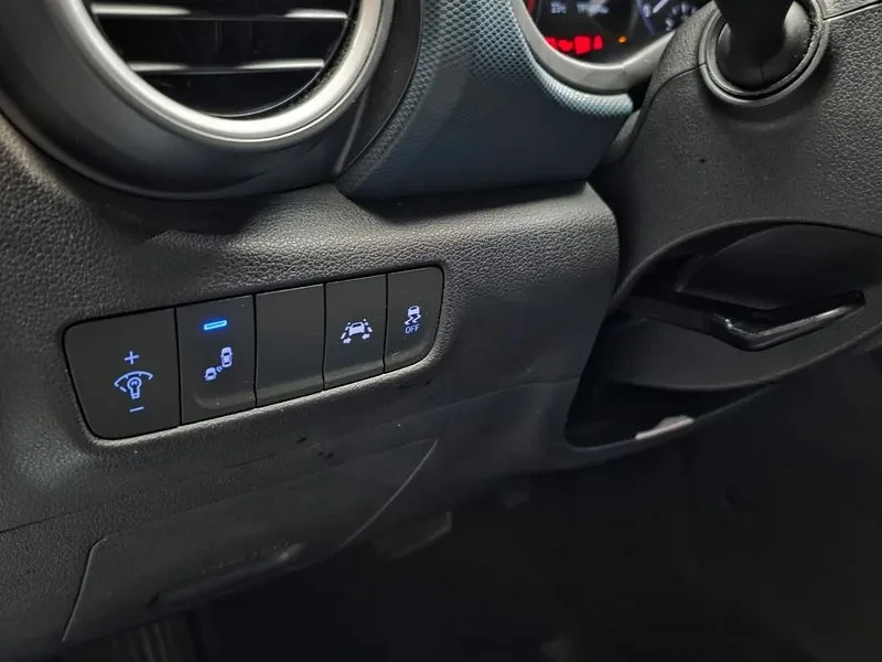 Hyundai Kona 1.6, снимка 17 - Автомобили и джипове - 54627056