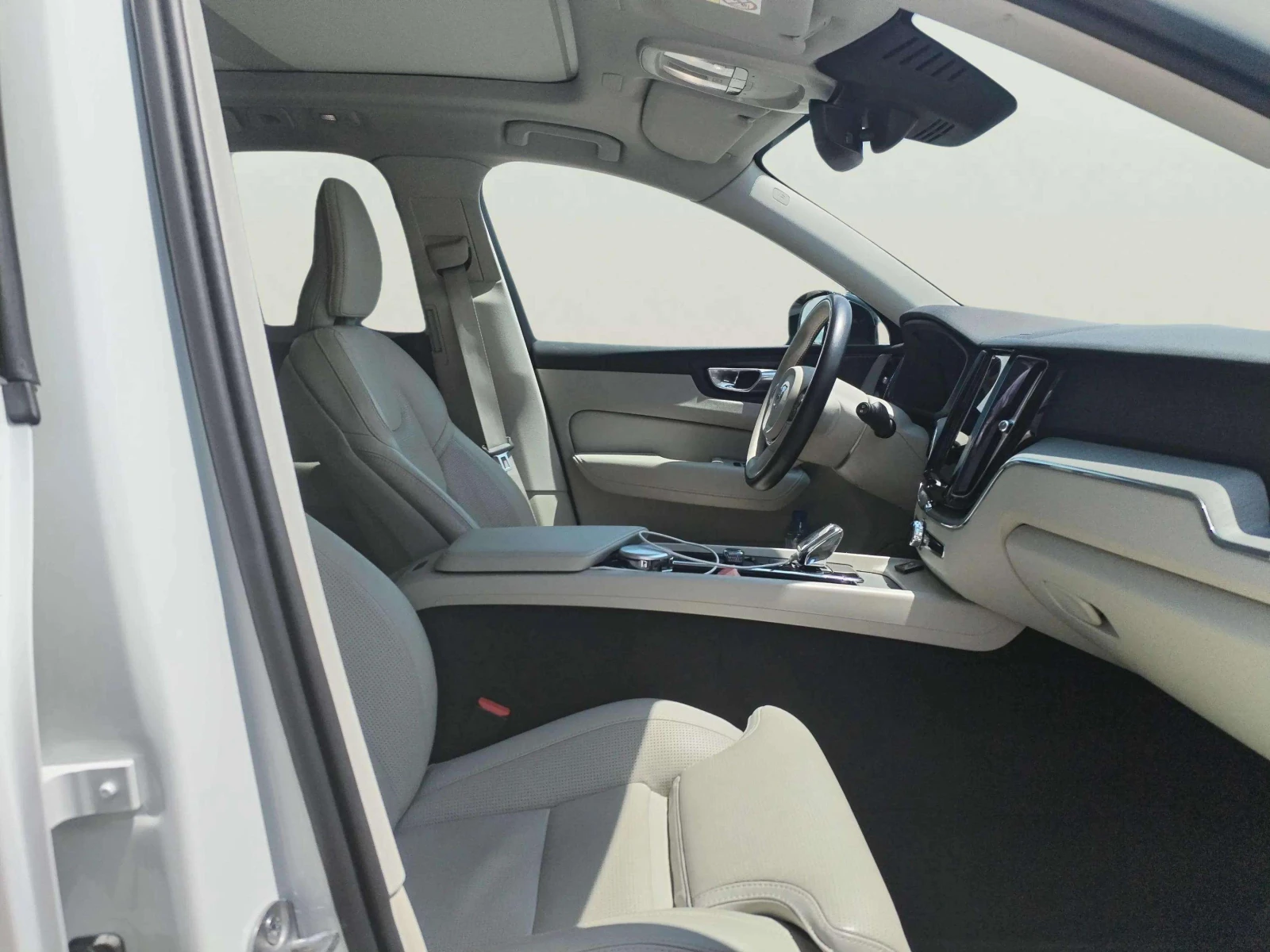 Volvo XC60 2.0 B5 - изображение 9