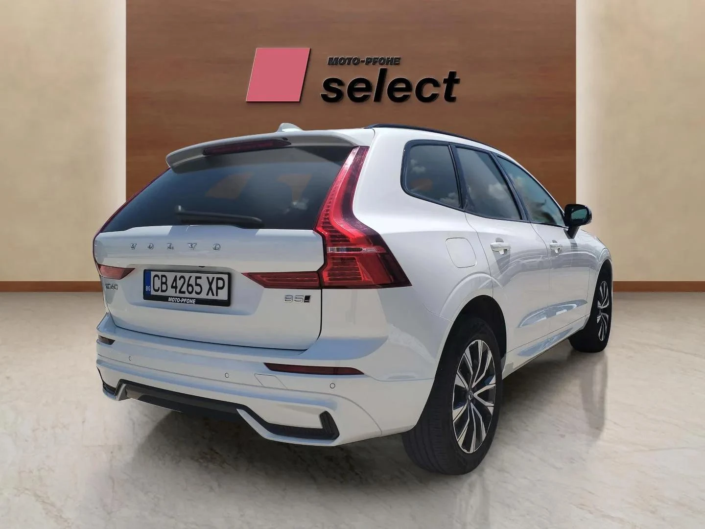 Volvo XC60 2.0 B5 - изображение 5