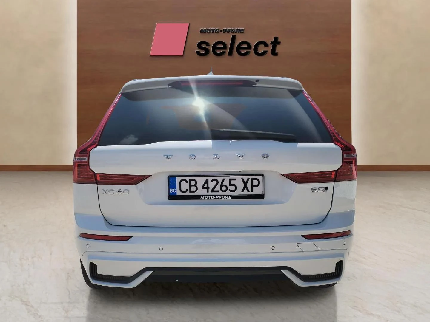 Volvo XC60 2.0 B5 - изображение 6