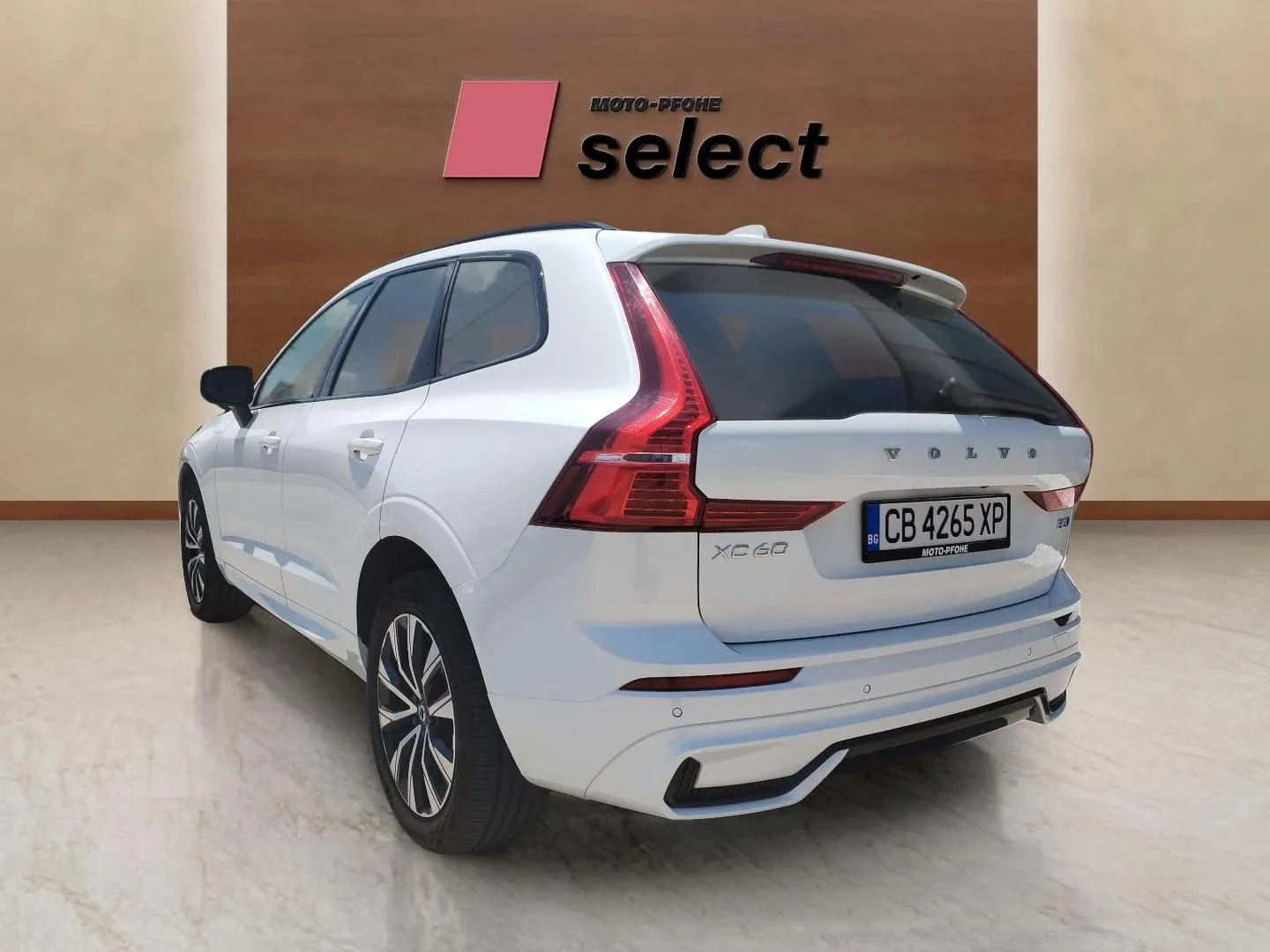 Volvo XC60 2.0 B5 - изображение 7